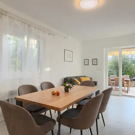 Doris Банджоле