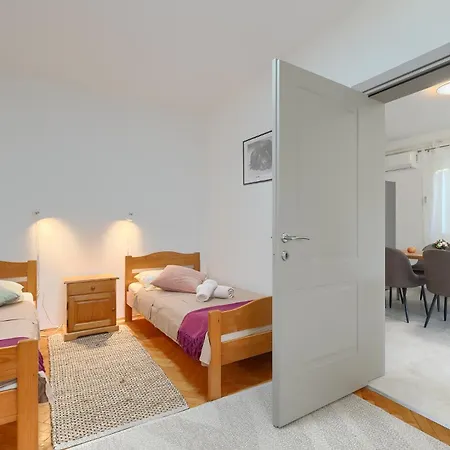Apartamento Doris *