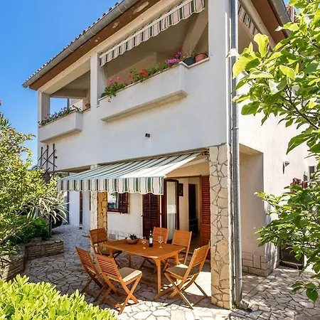 Doris Apartman Banjole